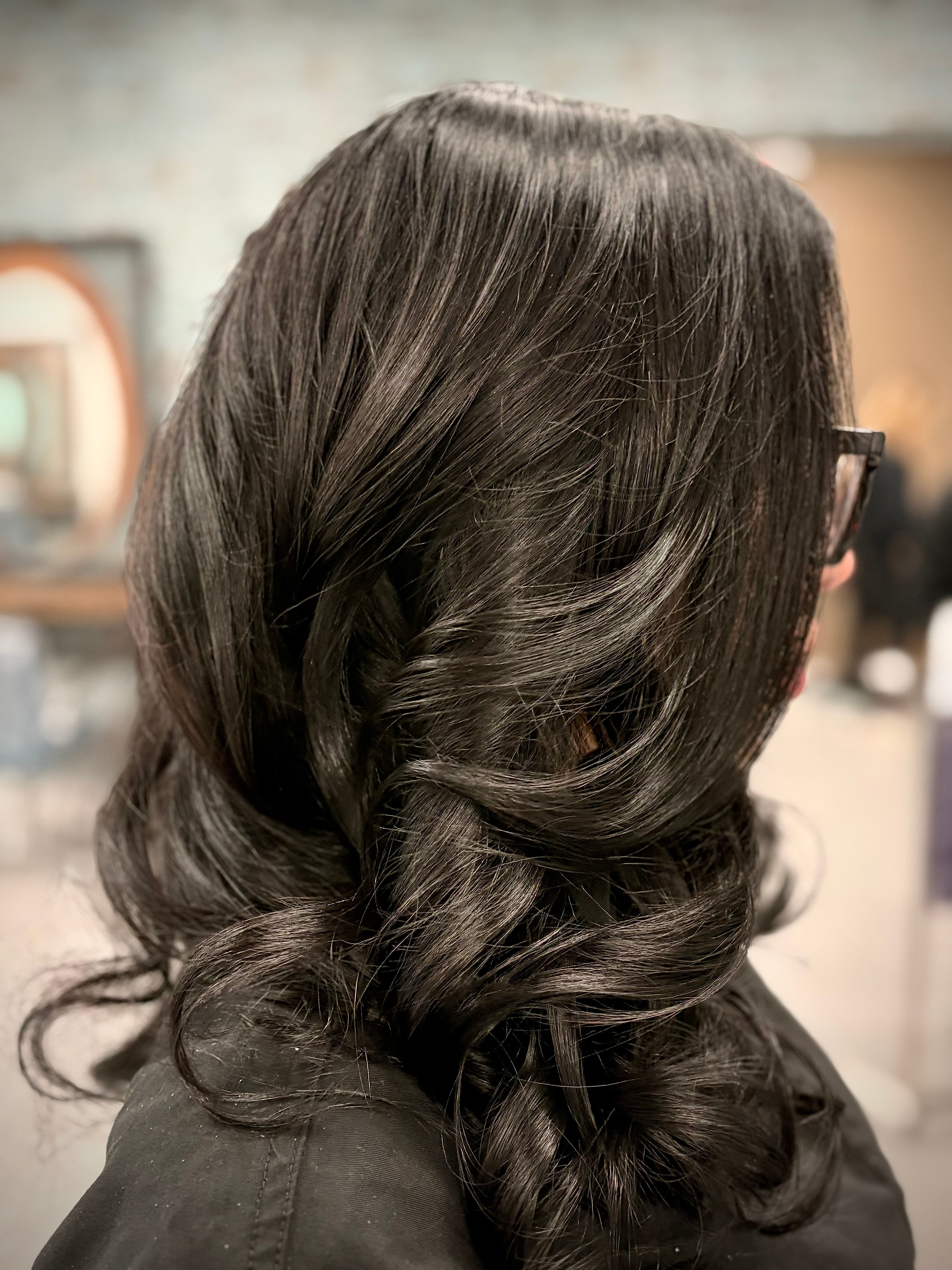 Signature Soft Curl Look + Hot Tool Styling